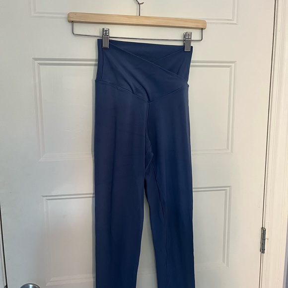 OFFLINE By Aerie Real Me High Waisted Crossover Legging blue - Picture 4 of 6